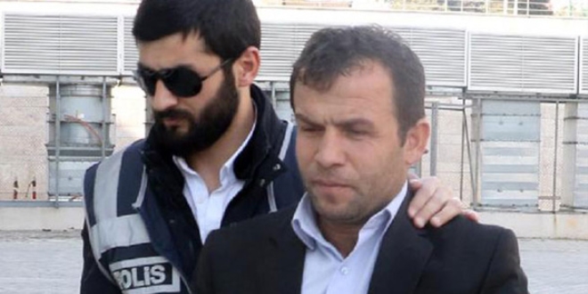 Polisin tuvalette unuttuğu tabancasını çaldı