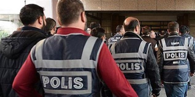 İzmir'de gözaltına alınan 8 kişi tutuklandı