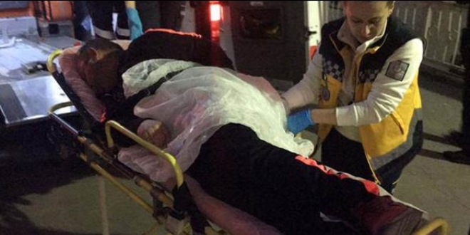 Otostop yapan 2 k�z� arac�na ald�, b��akland�