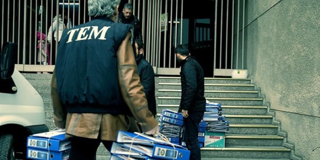 FETÖ, memurlar üzerinden para transferi yapmış
