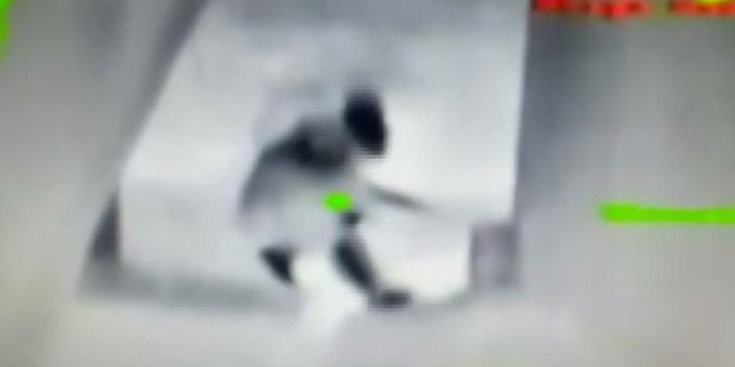 Teröristin vurulma anı görüntülendi