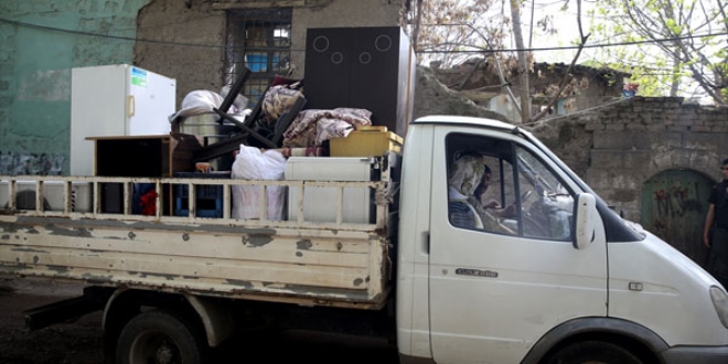 Sur'da ter�r ma�duru aileler aylar sonra evlerine giriyor