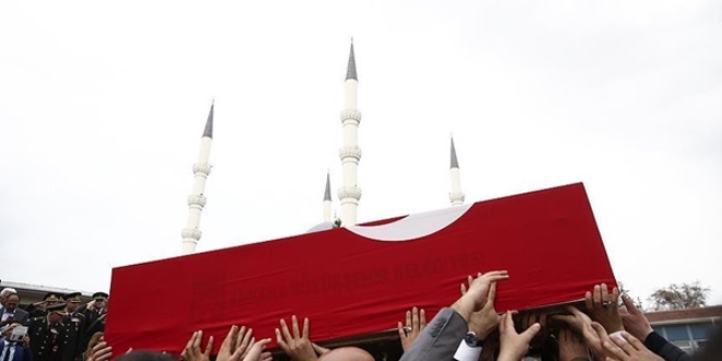 Şehitlerimizi uğurluyoruz