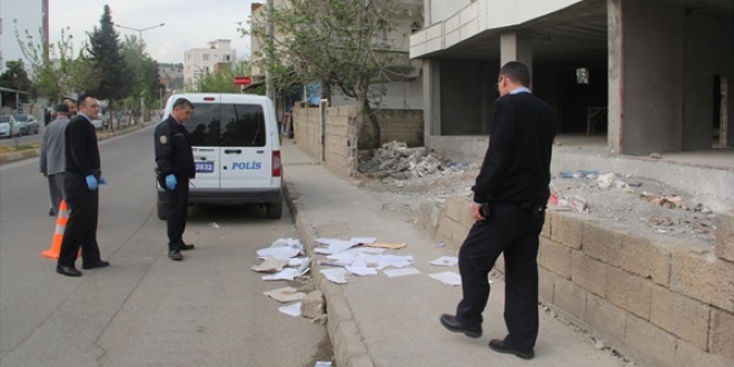 Adıyaman'da vatandaşın kimlik bilgileri kaldırımda bulundu