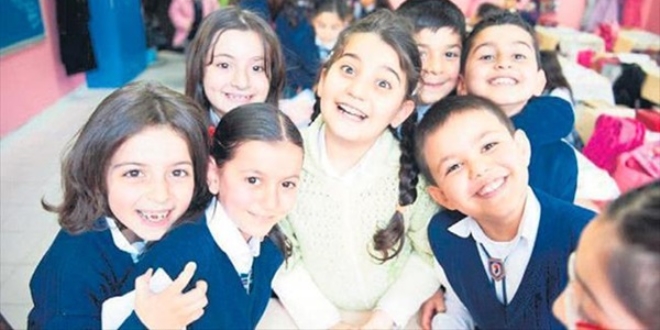 Köy okullarına köprü oldular