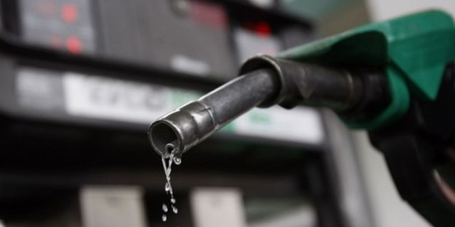 Benzine 7, motorine 8 kuruş zam yapıldı