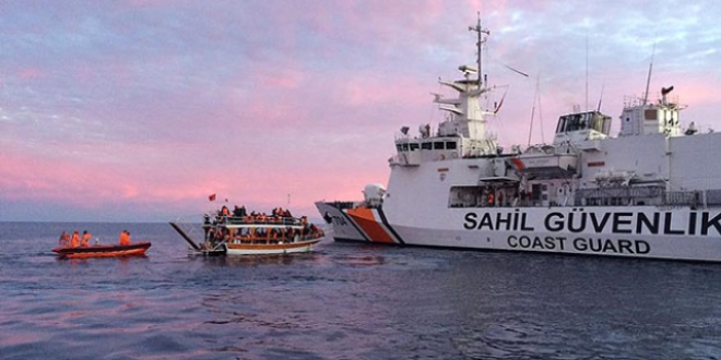 Denizde yakalanan g��men say�s� 3 ilin n�fusunu ge�ti