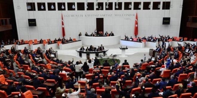 Şehit yakınlarının anne babası da memur olabilir