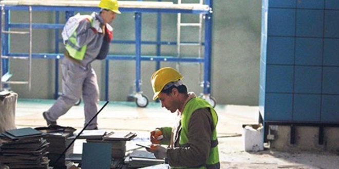 Karayolları'nda 3 bin 500 taşeron işçiye kadro
