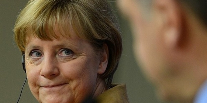 Merkel, Almanya'nn 'Erdoan iiri' ile ilgili kararn aklad
