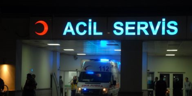 30 i��i yemekten zehirlendi