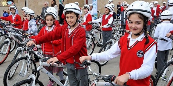 '23 Nisan'da ocuklara 65 bin bisiklet datlacak'