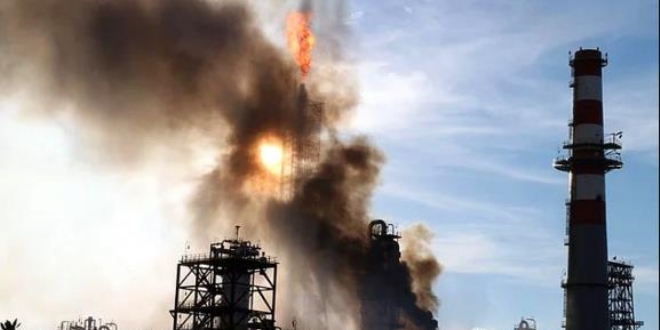 T�pra� �zmit Rafinerisi'nde yang�n