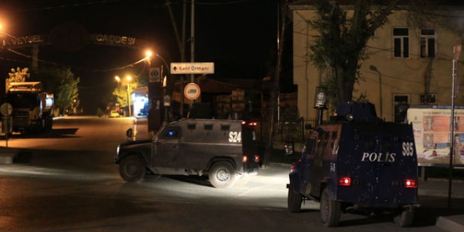 Sultangazi'de şafak operasyonu