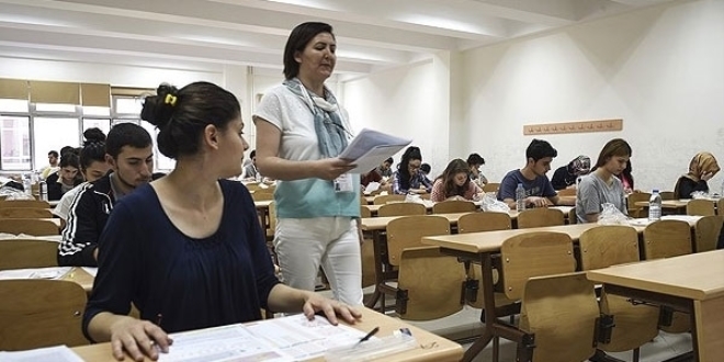 MEB, sınav ücretlerini düşürdü