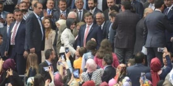 Başbakan'a canlı bomba saldırısı son anda önlendi