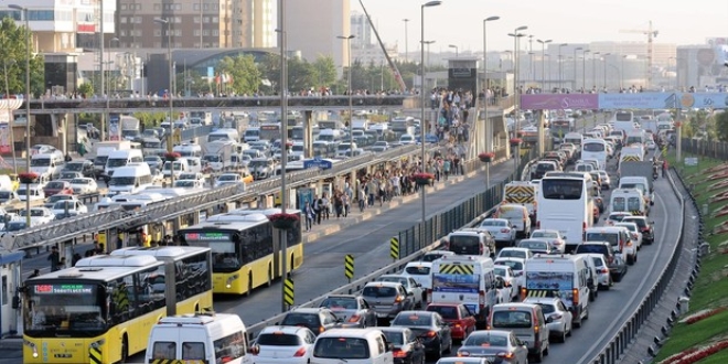 Maraton yar�n �stanbul trafi�ini kilitleyecek