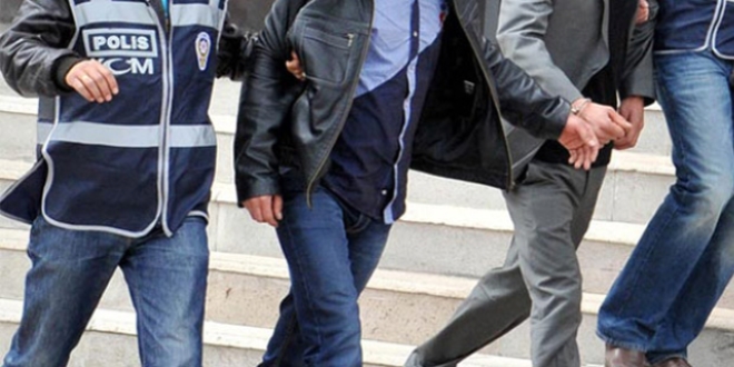 Adana'da polis ekiplerine ate eden 3 kii tutukland