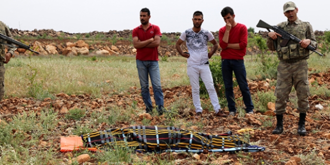 Elektrik ak�m�na kap�lan i��i hayat�n� kaybetti