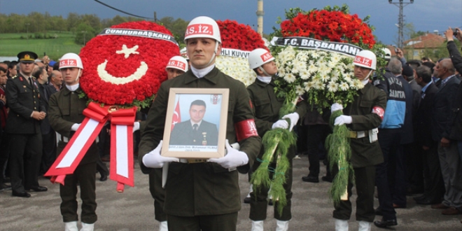 Şehit Uzman Onbaşı Yılmaz, toprağa verildi