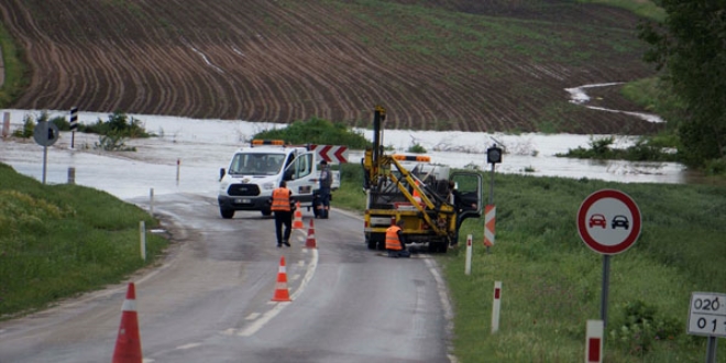 Edirne-Krklareli kara yolu trafie kapand