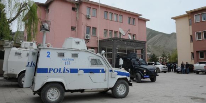 Hakkari Belediye E� Ba�kan� Vekili g�zalt�na al�nd�