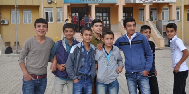 Terör mağduru öğrenciler TEOG sınavına girdi