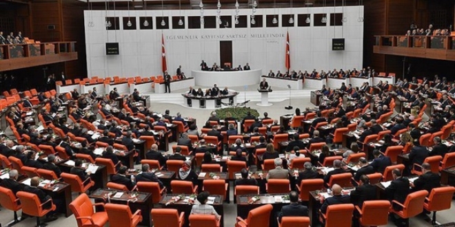 Dokunulmazlıklarla ilgili teklifte değişiklik