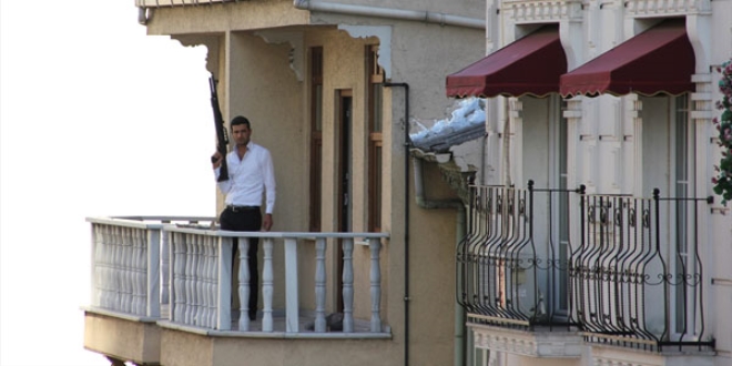 Banka'y� soyan �ah�s 4 saat sonra teslim oldu