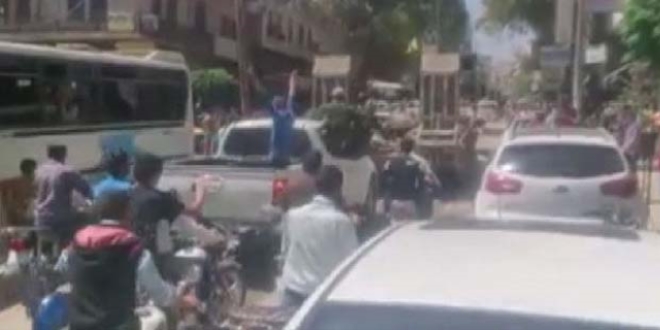 Afrin sokaklar�nda PYD/PKK vah�eti