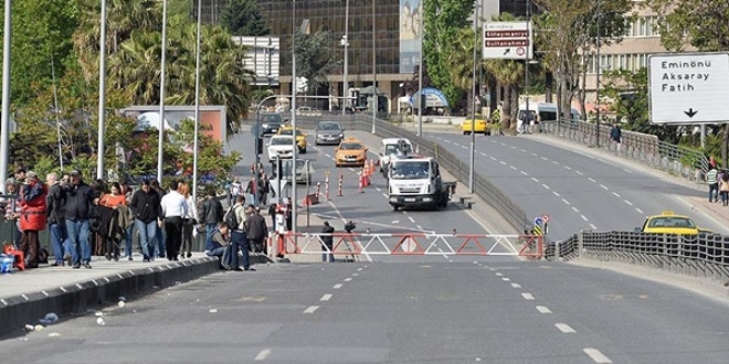 Taksim Meydan'na kan baz yollar trafie kapatld