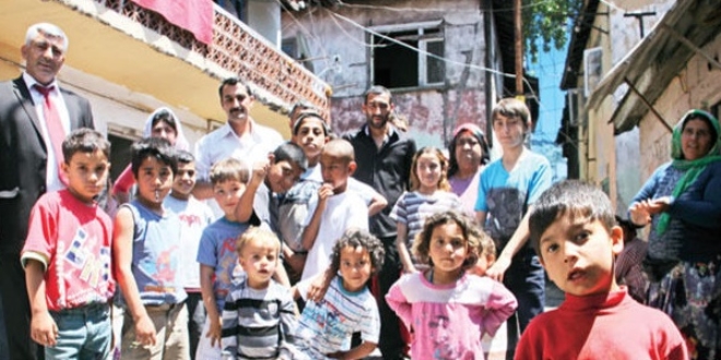 Tüm Romanlara nüfus cüzdanı çıkartılacak