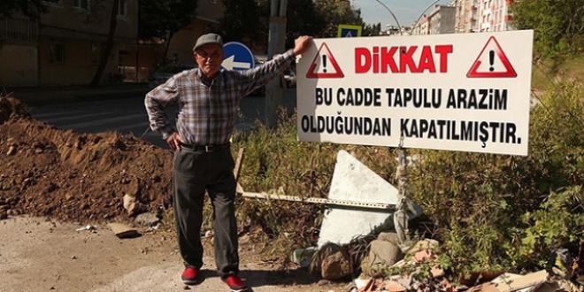 Tapulu arazisinden geçen yolun ikinci şeridini de kapattı