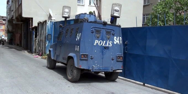 Beyolu'nda PTT ubesi silahl kiilerce soyuldu