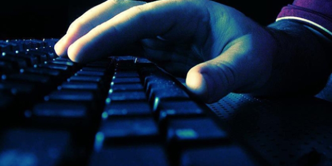 Sosyal medyadan Cumhurba�kan�na hakaret eden �ift tutukland�