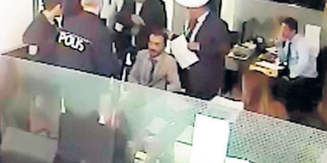 Doland�r�c� bankada ma�durla pi�ti oldu!