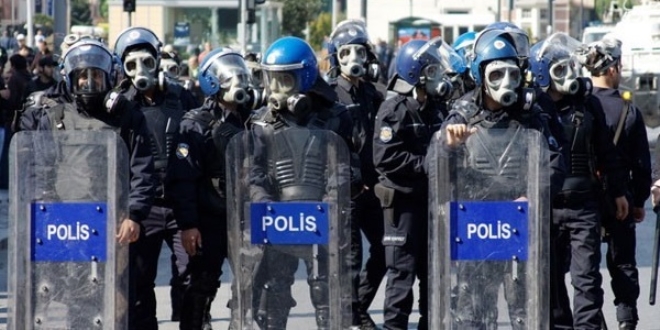 'Haberleşmenin gizliliğini ihlal'den yargılanan polislere beraat
