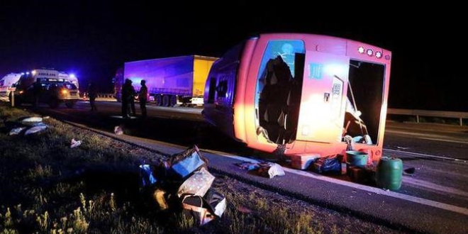 Bolu'da trafik kazası: 22 yaralı