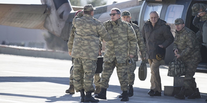 Orgeneral Akar, Şırnak'taki askeri birlikleri ziyaret etti