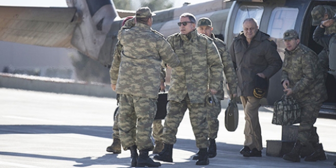 Orgeneral Akar, rnak'taki askeri birlikleri ziyaret etti