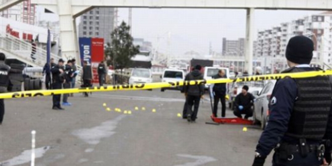 Nevşehir'de şüpheliler polisle çatıştı: 2 yaralı