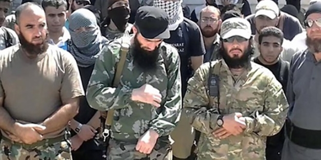 IŞİD'li teröristler sakallarını kesip halka karıştılar