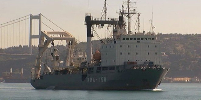 Rus askeri gemisi gvertede 'tankla' stanbul Boaz'ndan geti