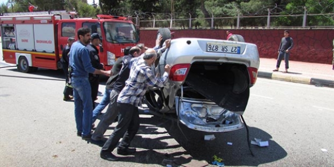 Gaziantep'te polis aracı kaza yaptı: 3 yaralı