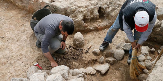 '5 bin y�ll�k kemik' Anadolu tarihine ���k tutacak