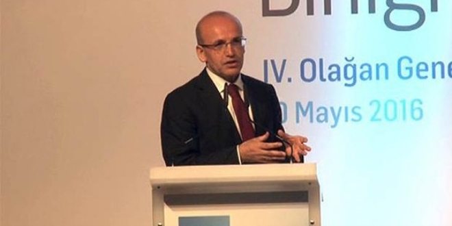 'Lira yüzde 40'a yakın değer kaybetti'