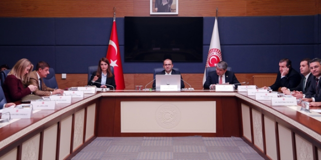D��i�leri Komisyonu'nda 10 kanun tasar�s� kabul edildi