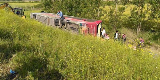 Çanakkale'de tur otobüsü devrildi: 5 ölü, 40 yaralı