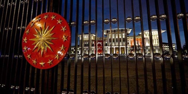 Türkiye, 'partili cumhurbaşkanını tartışıyor'