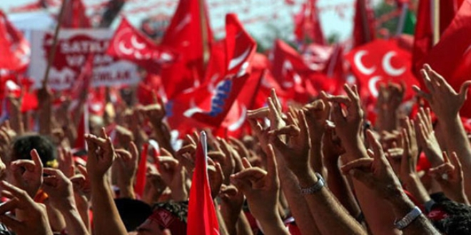 MHP Yunusemre ilçe yönetimi feshedildi